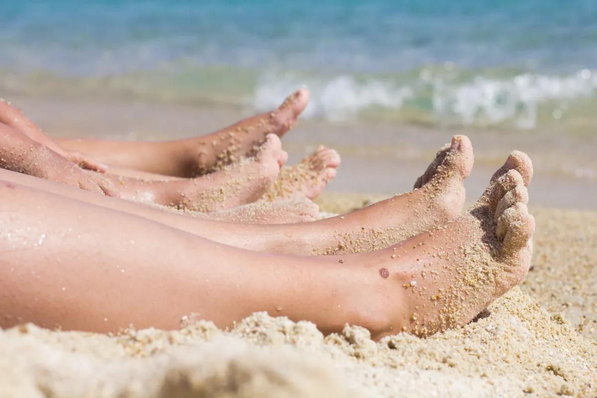 Så slipper du sand i fötterna på stranden